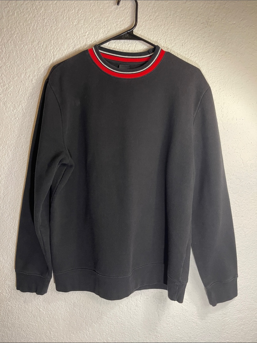 H&M Men's Black Sweatshirt with Red-Trim Crewneck Size M